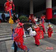 （新春见闻）非遗“舞”进博物馆 浙南山乡马灯展现浓郁年味